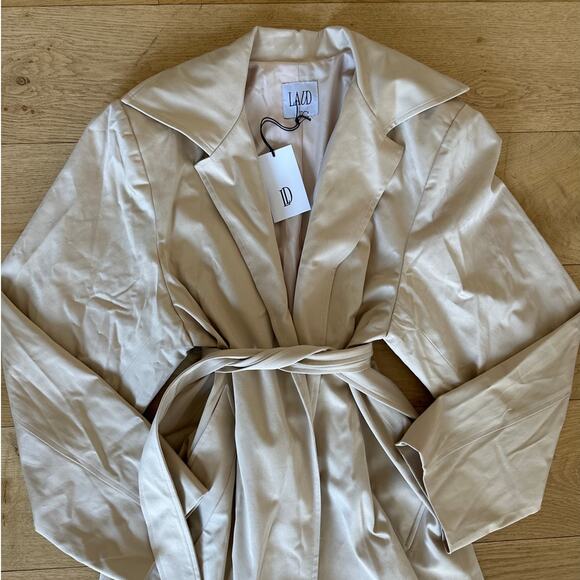 Laud - The Trench Coat in Beige - Picture 2 of 6